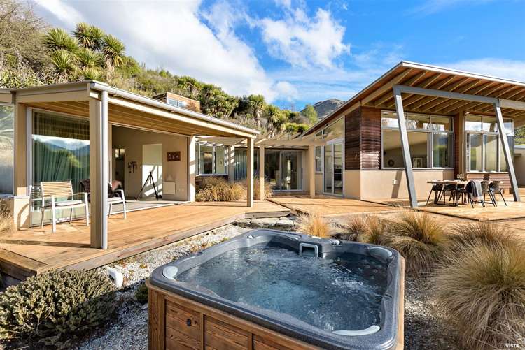 411 Tucker Beach Road Queenstown Hill_1