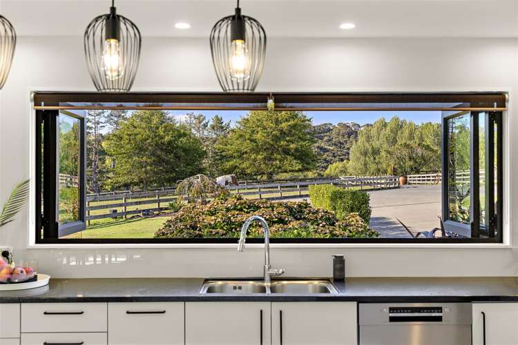883 Peak Road Waimauku_16