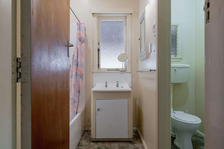 51 and 51A Moa Street Taihape_13