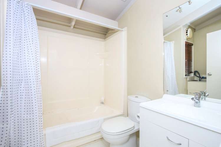 4/6 Lush Avenue Saint Johns_13