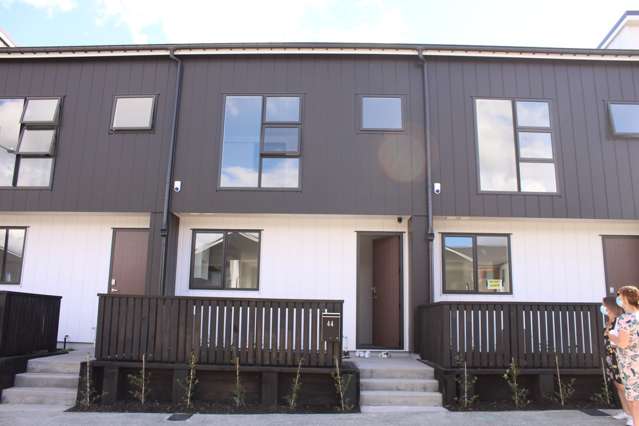 44 Manarini Road Westgate_1