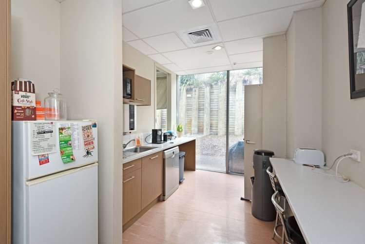 Unit 4/11 Orbit Drive Rosedale_5