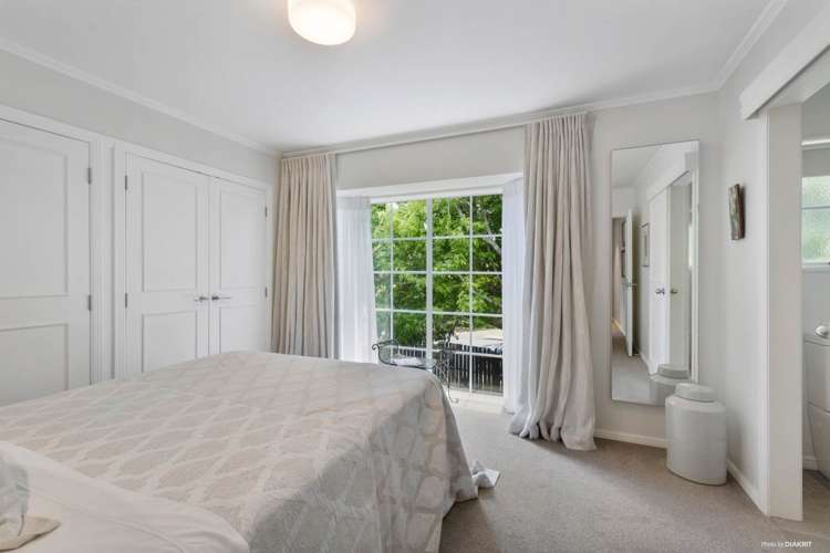 1/19 Danbury Drive Torbay_12