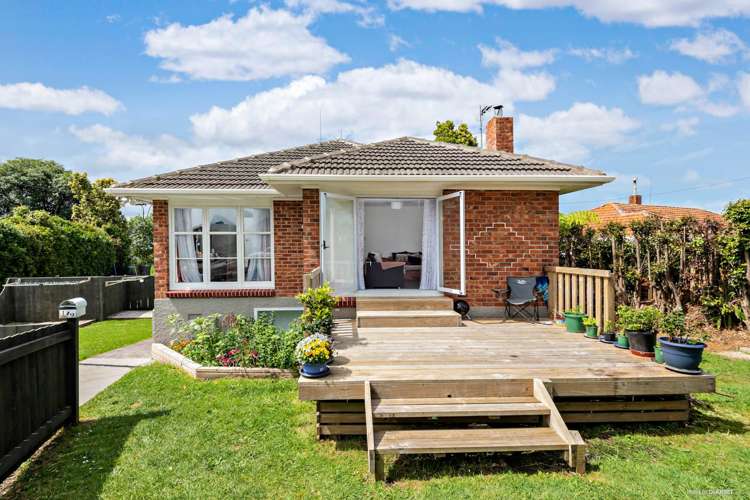 1/9 Nile Road Kelston_0