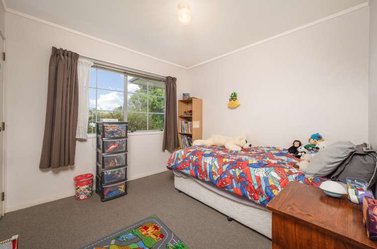 30 Pinewood Grove Botany Downs_16