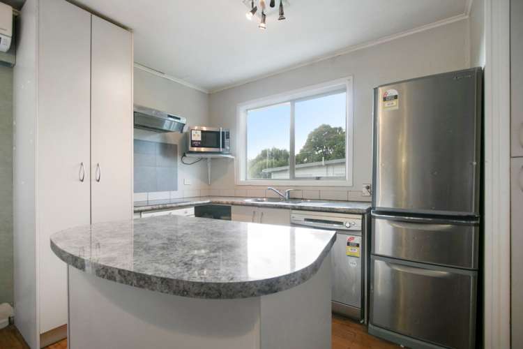 16 Ronald Place Manurewa_11