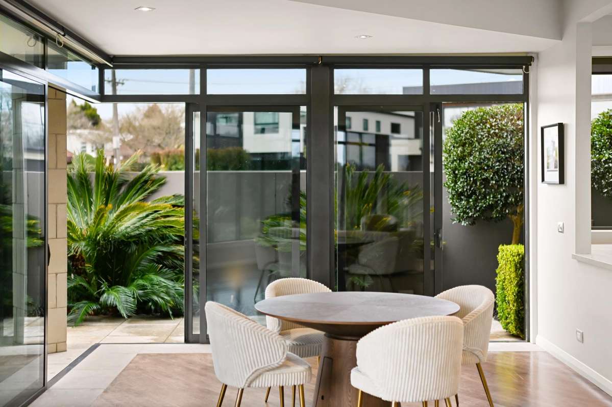 2 Comries Road_5