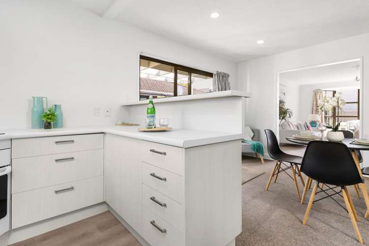 2/11 Office Road Merivale_10