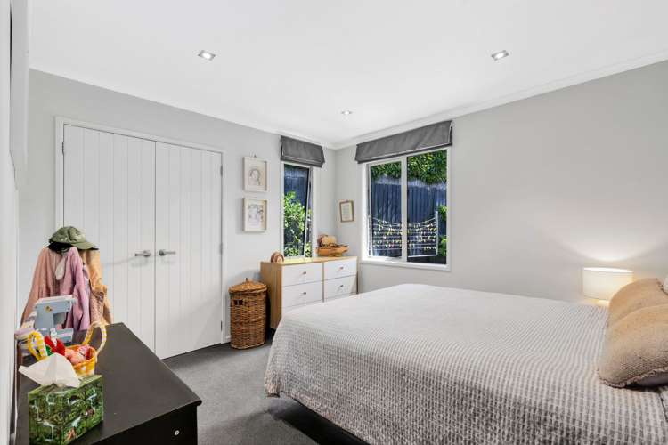 6 Cambria Gardens The Wood_16