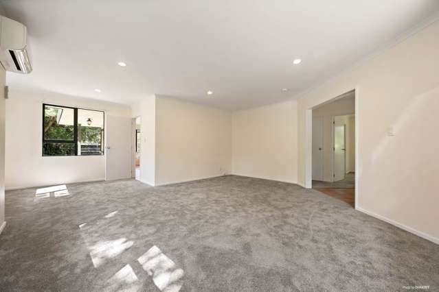 1a Derwent Crescent Titirangi_3