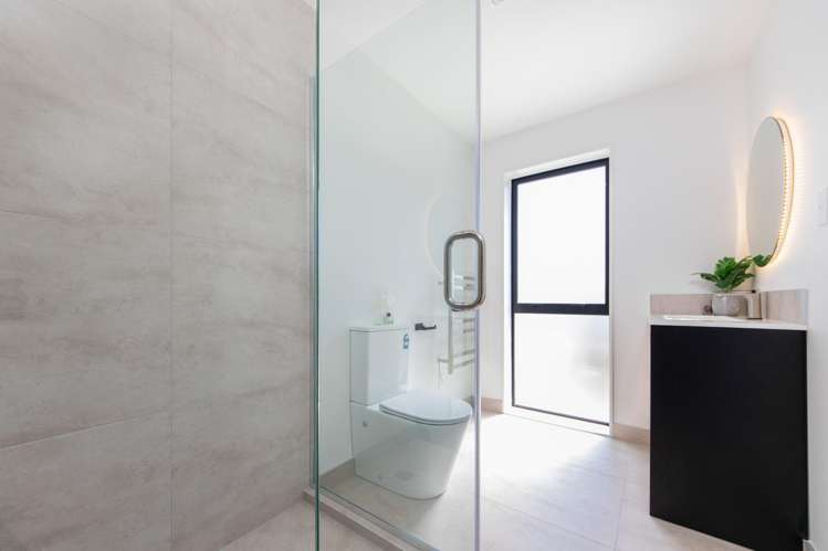 2-6/40 Bahari Drive_3