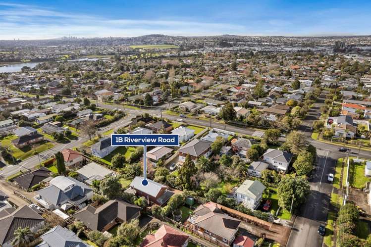 1/1 Riverview Road New Lynn_16