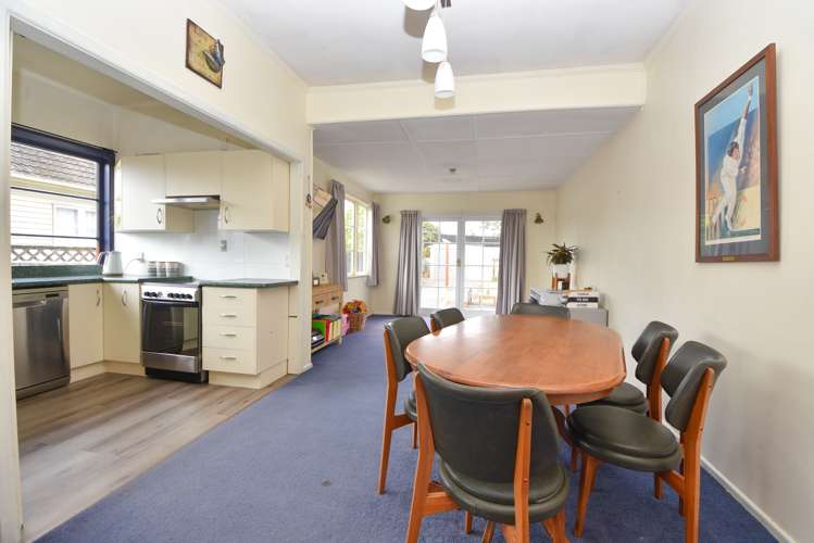 249 High Street South Carterton_5