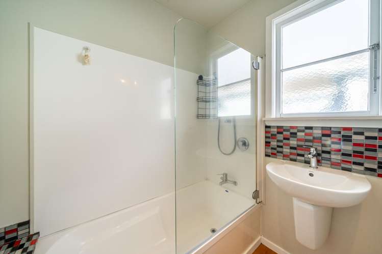 35 Royal Street Upper Hutt_16