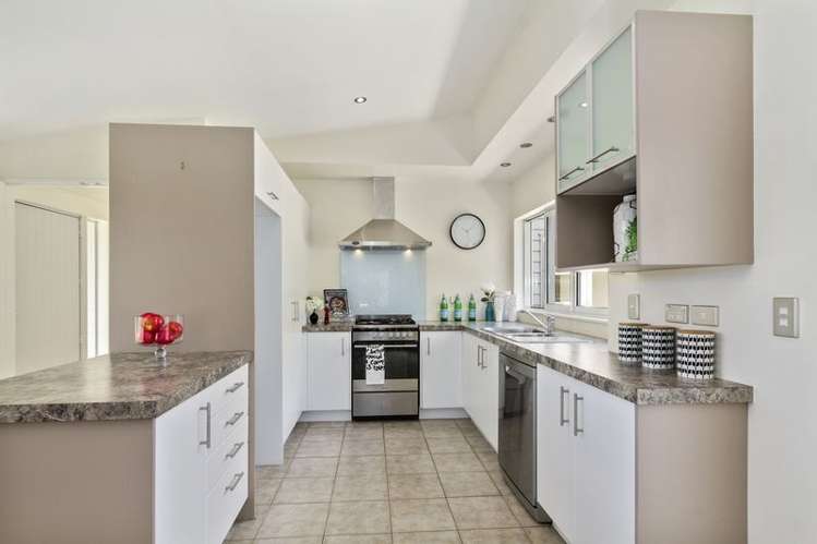 18 Dusky Crescent Aotea_9