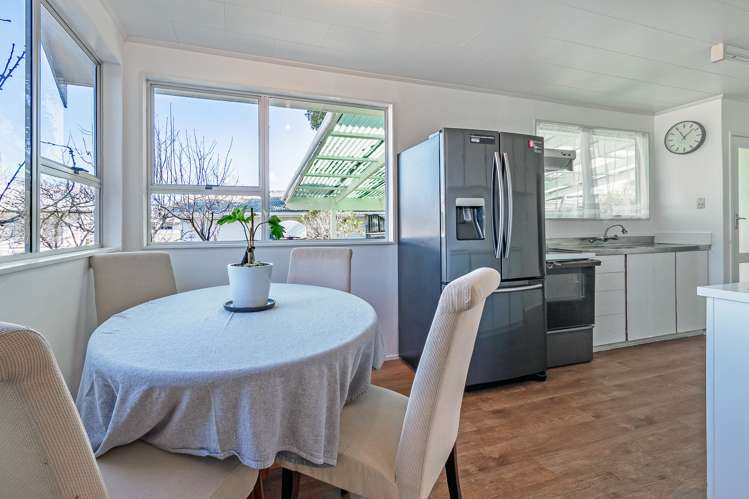 16 Ferndale Place Feilding_3