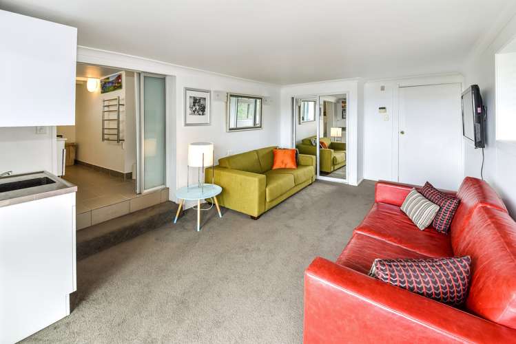 8 Rewa Road Maraetai_13