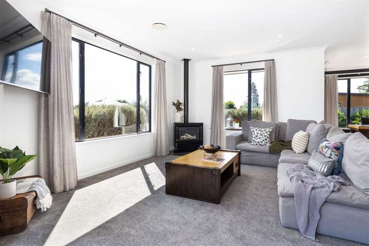 37 Birchwood Avenue Burleigh_18