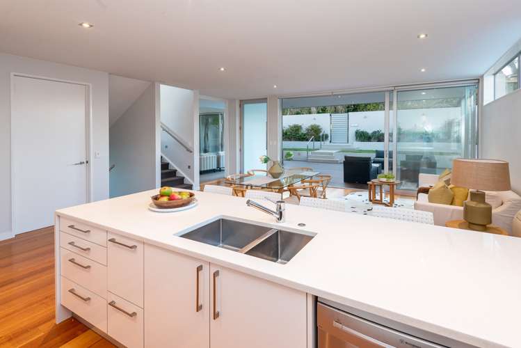 33 Luplau Crescent Cockle Bay_8