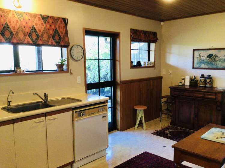 77 Beach Road East Elgin_6