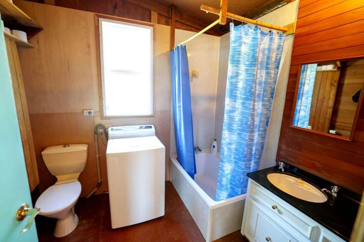 366 & 368 Blind Bay Road Great Barrier Island_9