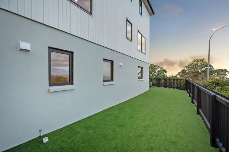 18/929-933 East Coast Road Torbay_21