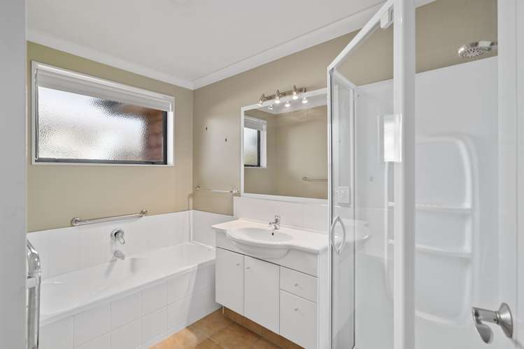 13 Covent Drive Stoke_15