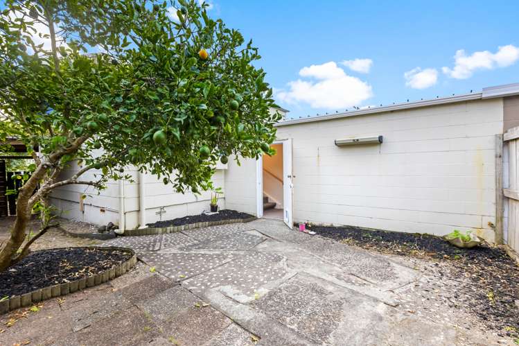 1/7 Lillian Place Orewa_13