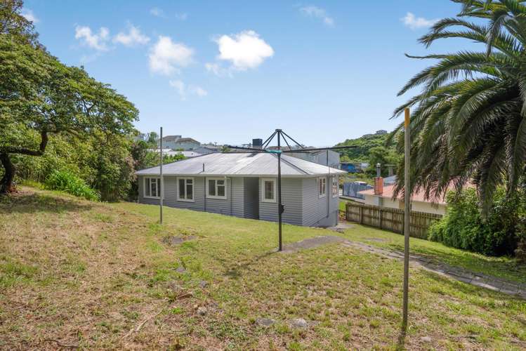 26 York Place Cannons Creek_13
