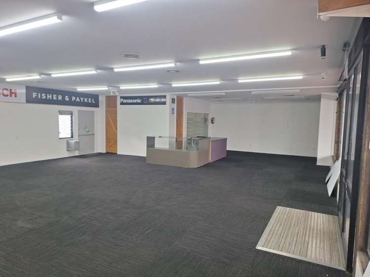 212 Broadway Stratford_4