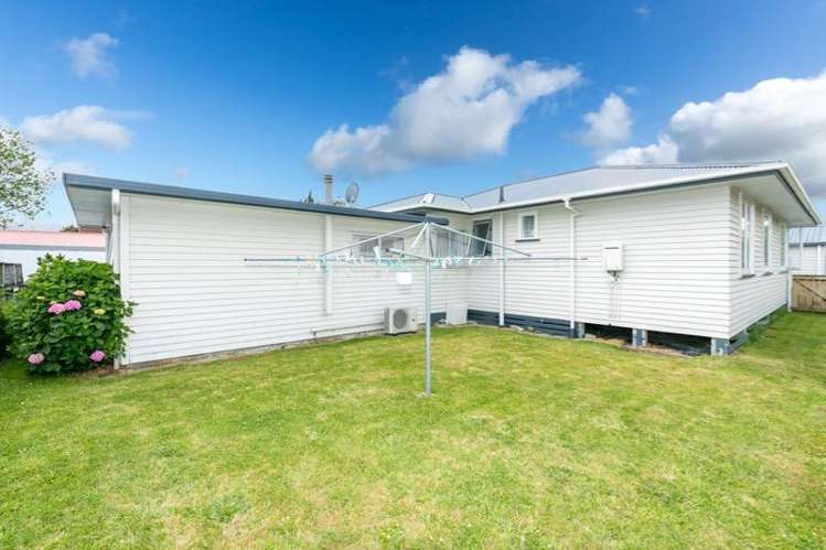 18 Saxbys Road Glenview_11