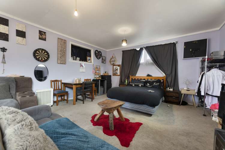 17 Holyhead Street Outram_16