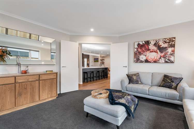 8 Strowan Avenue Elgin_24