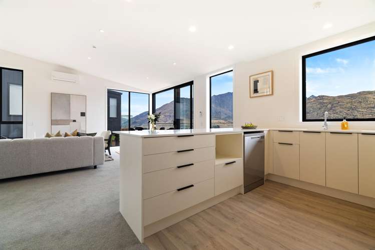 49 Angelo Drive Queenstown_11