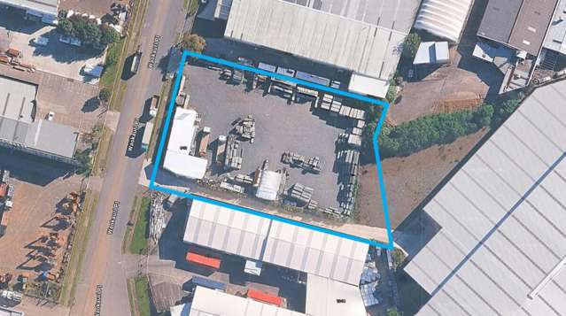 Secure 4,250m2 Yard &ndash; Power + Water