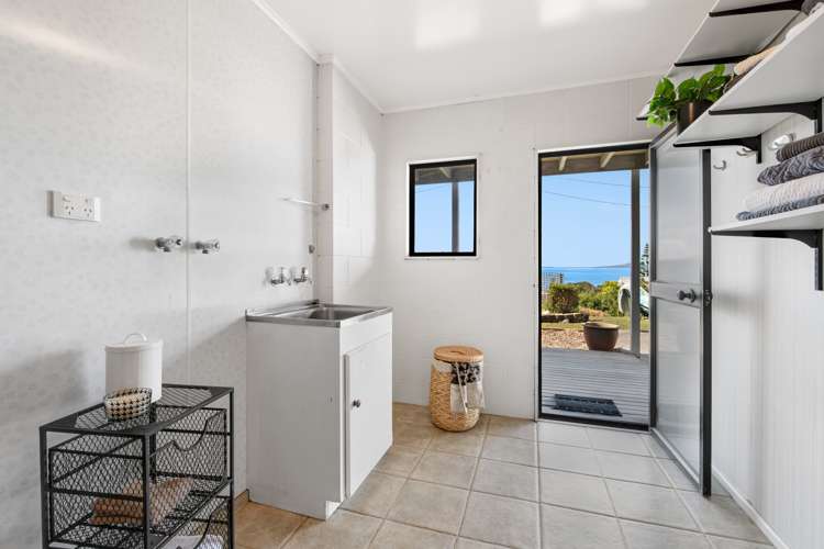 1435 Whangaparaoa Road Army Bay_16