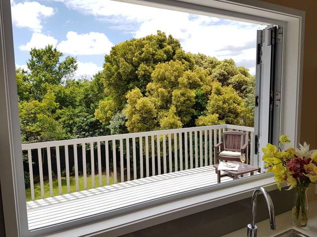 39 Bodi Place Te Atatu South_1