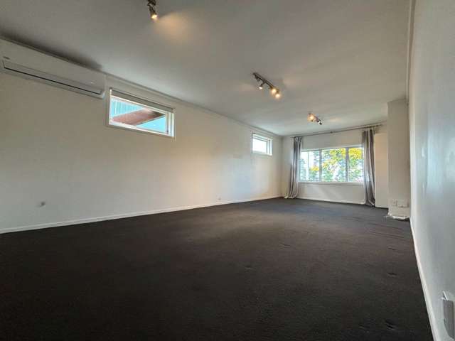 15 Ellesmere Crescent Pakuranga Heights_3