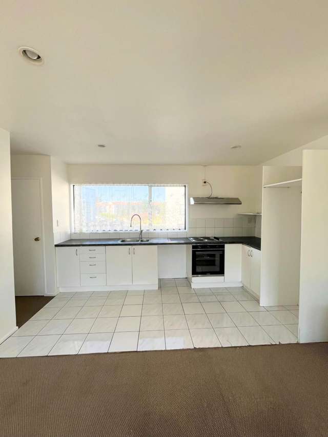 7/1 Briar Way New Lynn_1