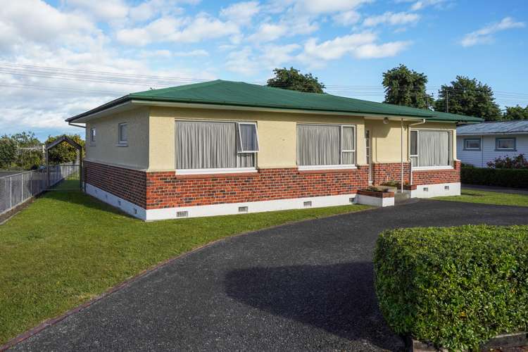 24 Neale Avenue Stoke_12