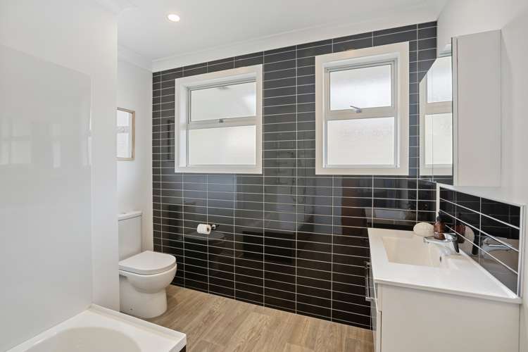 59 Alexander Road Raumati Beach_15