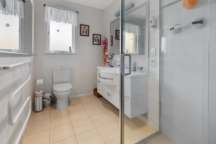 12 Henderson Crescent Parkvale_13