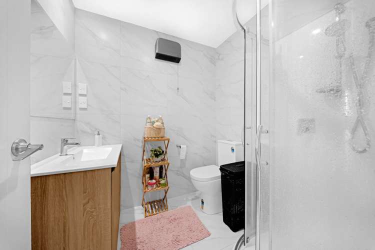 12/60 Kelman Road Kelston_14