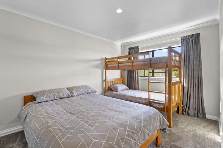 19 Ingle Avenue Waipahihi_16