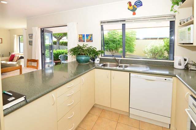 5/848 Whangaparaoa Road Manly_4