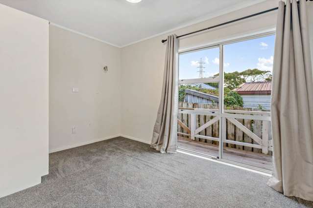 2/24a Waimumu Road Massey_4