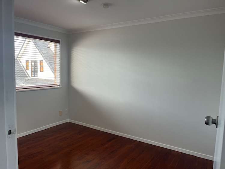 4/2 Thatcher Street Mission Bay_4