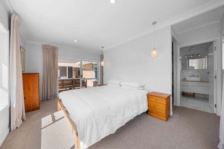 29 Glenfern Road Mellons Bay_12