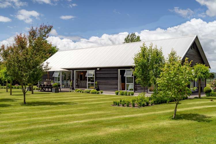 152 Willow Park Drive Opaki_24