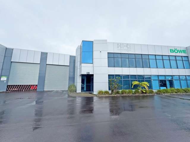 ROAD FRONT OFFICE / WAREHOUSE IN PRIME LOCATION